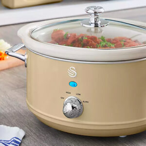 3.5L or 6.5L Swan Retro-Style Slow Cooker - 3 Options